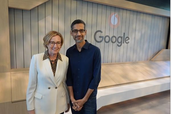 Margherita Della Valle, AD del Gruppo Vodafone, e Sundar Pichai, Ceo di Google e Alphabet