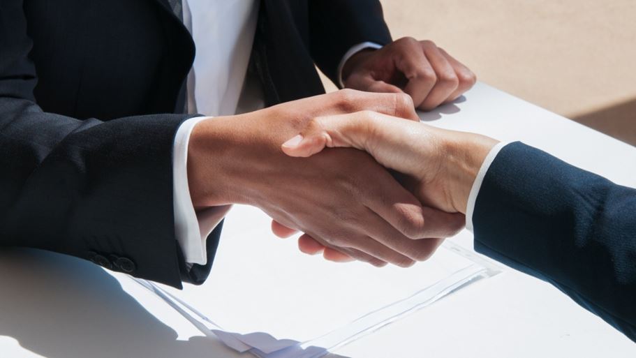 <a href="https://www.freepik.com/free-photo/closeup-business-people-shaking-hands-outdoors_4530130.htm#fromView=search&page=1&position=11&uuid=bccc0c0e-b2ee-4ef0-b62c-79b61cf62f83">Image by katemangostar on Freepik</a>