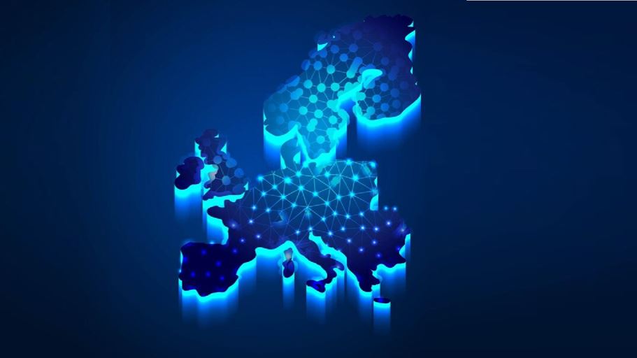 <a href="https://it.freepik.com/vettori-gratuito/continente-europeo-in-silhouette-blu-disegni-astratti-a-basso-poli-dall-illustrazione-vettoriale-wireframe-di-linee-e-punti_25657648.htm#query=digital%20europe&position=0&from_view=search&track=ais&uuid=10bcb4f2-4f22-4d33-9e4e-64a8aa9c3663">Immagine di WangXiNa</a> su Freepik
