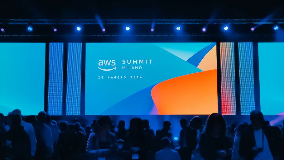 All'Aws Summit di deline una strategia che combina cloud e AI