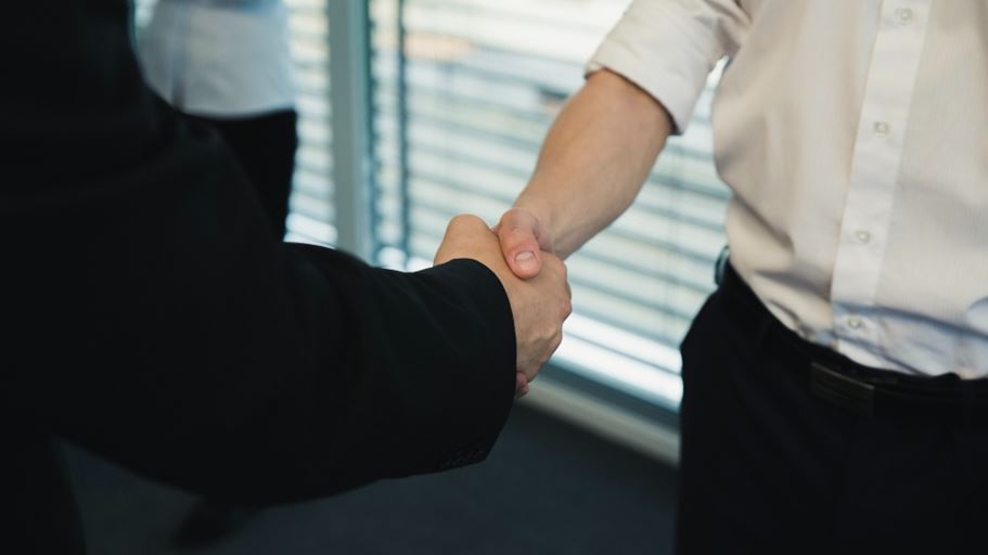 <a href="https://www.freepik.com/free-photo/anonymous-men-shaking-hands-modern-office_1330788.htm#fromView=search&page=1&position=26&uuid=4a5da91d-6b9c-4b1d-ae13-5802e404be37">Image by freepik</a>