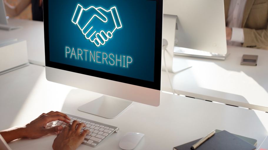 <a href="https://www.freepik.com/free-photo/partnership-agreement-cooperation-collaboartion-concept_17107153.htm#fromView=search&page=1&position=9&uuid=fe8bdd86-616a-4f6d-985b-9d5b9d56742c">Image by rawpixel.com on Freepik</a>