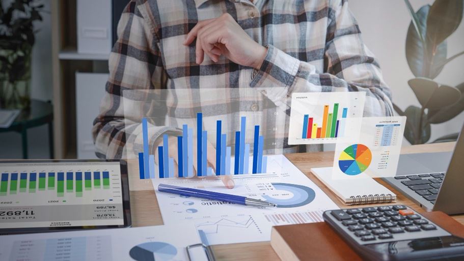 <a href="https://www.freepik.com/free-photo/businesspeople-working-finance-accounting-analyze-financi_16068554.htm#fromView=search&page=1&position=0&uuid=1b1242c1-e9e7-48b9-ac0a-b1d35b3718f1&query=accounting">Image by our-team on Freepik</a>