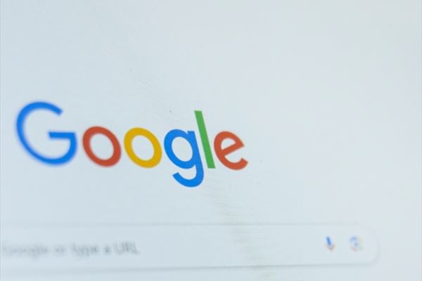 <a href="https://www.freepik.com/free-photo/bucharest-romania-july-30th-2024-young-man-clicks-facebook-page-bookmark_415455995.htm#fromView=search&page=1&position=6&uuid=16aea176-a461-4af9-835a-4d43bb1a4b37&query=google+search">Image by DC Studio on Freepik</a>