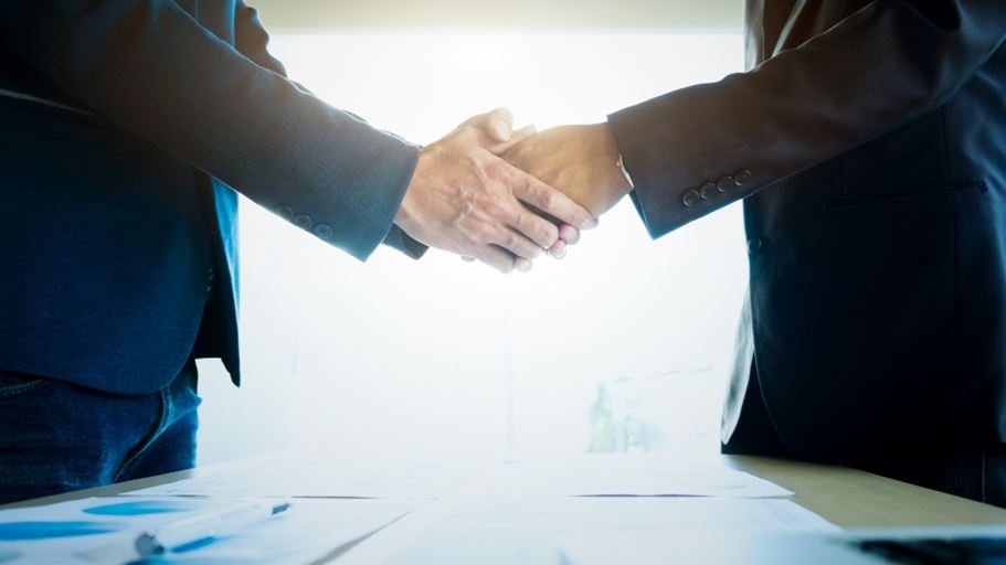 <a href="https://www.freepik.com/free-photo/businessmen-shaking-hands-meeting_1235266.htm#fromView=search&page=1&position=23&uuid=99827e8c-c20a-46b6-9ed9-60df97129087&query=business+deal">Image by ijeab on Freepik</a>