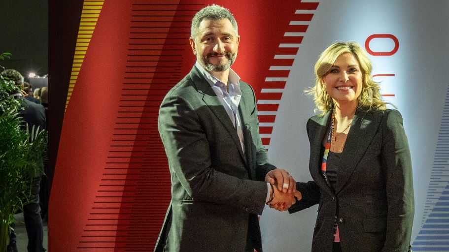 Andrea Sinopoli, vice president e country leader Cloud Tech di Oracle Italia e Valeria Sandei, amministratore delegato di Almawave