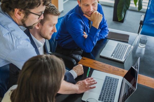 <a href="https://www.freepik.com/free-photo/team-process-creation_1291659.htm">Image by freepik</a>