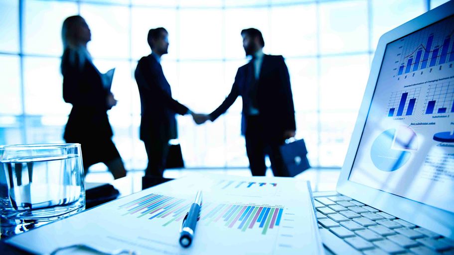 <a href="https://www.freepik.com/free-photo/economic-information-with-executives-negotiating-background_863252.htm">Image by pressfoto on Freepik</a>