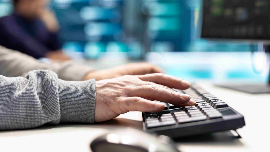 <a href="https://www.magnific.com/free-photo/governmental-it-expert-monitoring-cyber-threats-computer-big-screen_402883165.htm">Image by DC Studio on Magnific</a>