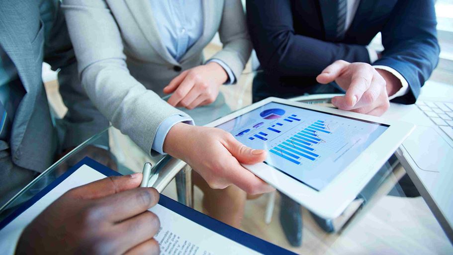 <a href="https://www.freepik.com/free-photo/close-up-touchpad-executive-hands-meeting_860698.htm">Image by pressfoto on Freepik</a>