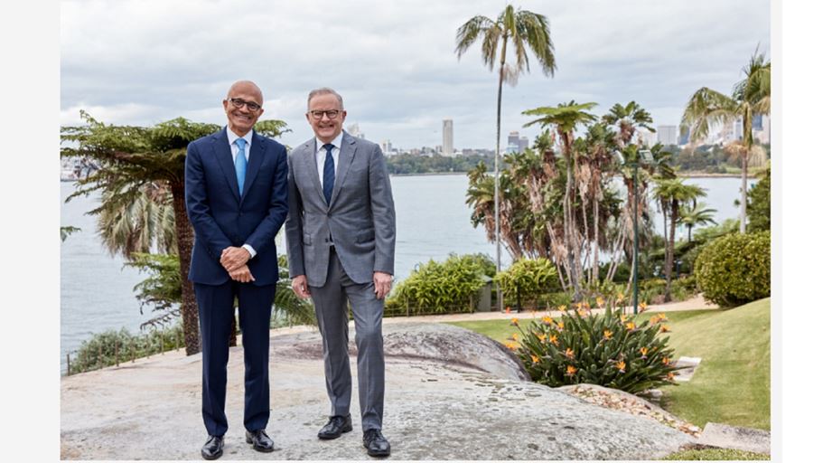 Satya Nadella, Ceo di Microsoft, ed Anthony Albanese, primo ministro australiano