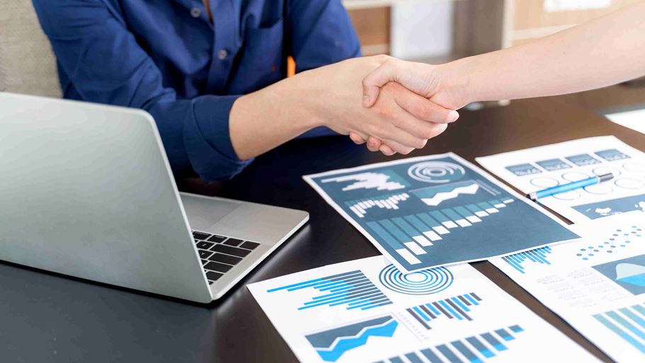 <a href="https://www.magnific.com/free-photo/selective-focus-young-man-handshake-with-someone-office_5392753.htm">Image by jcomp on Magnific</a>