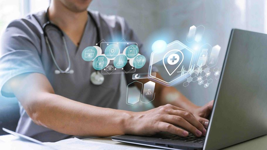 <a href="https://www.magnific.com/free-photo/medical-banner-with-doctor-working-laptop_30555907.htm">Image by magnific</a>