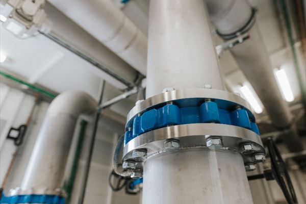 Dettaglio di un sistema di esportazione del calore in un data center di Equinix