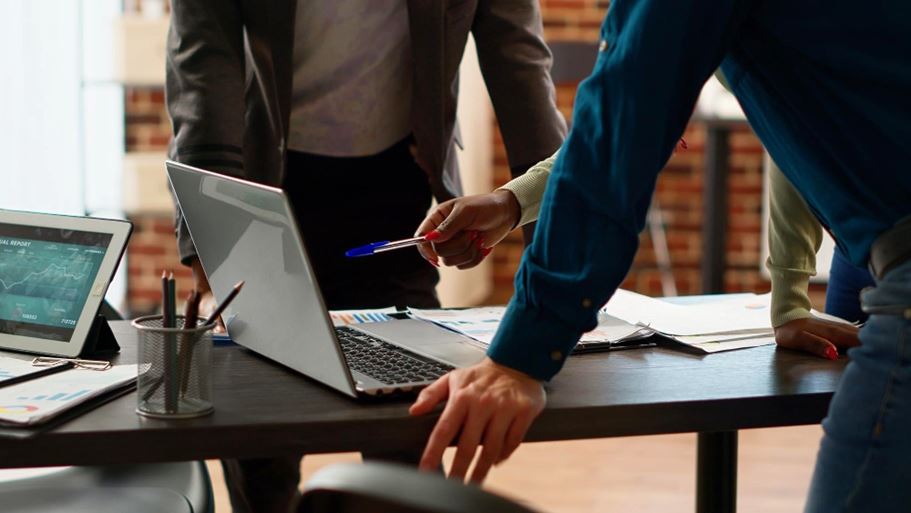 <a href="https://www.magnific.com/free-photo/business-people-brainstorming-ideas-plan-work-report-with-data-charts-graphs-analyzing-research-information-create-successful-project-office-partnership-collaboration_30472738.htm#fromView=search&page=1&position=2&uuid=10bcbae7-ff7f-4c02-872a-94a1fa278143&track=ais_hybrid&query=company+work+business">Image by DC Studio on Magnific</a>